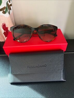 Salvatore Ferragamo Sunglasses tortoise brown cat eye womens sf10738 NEW